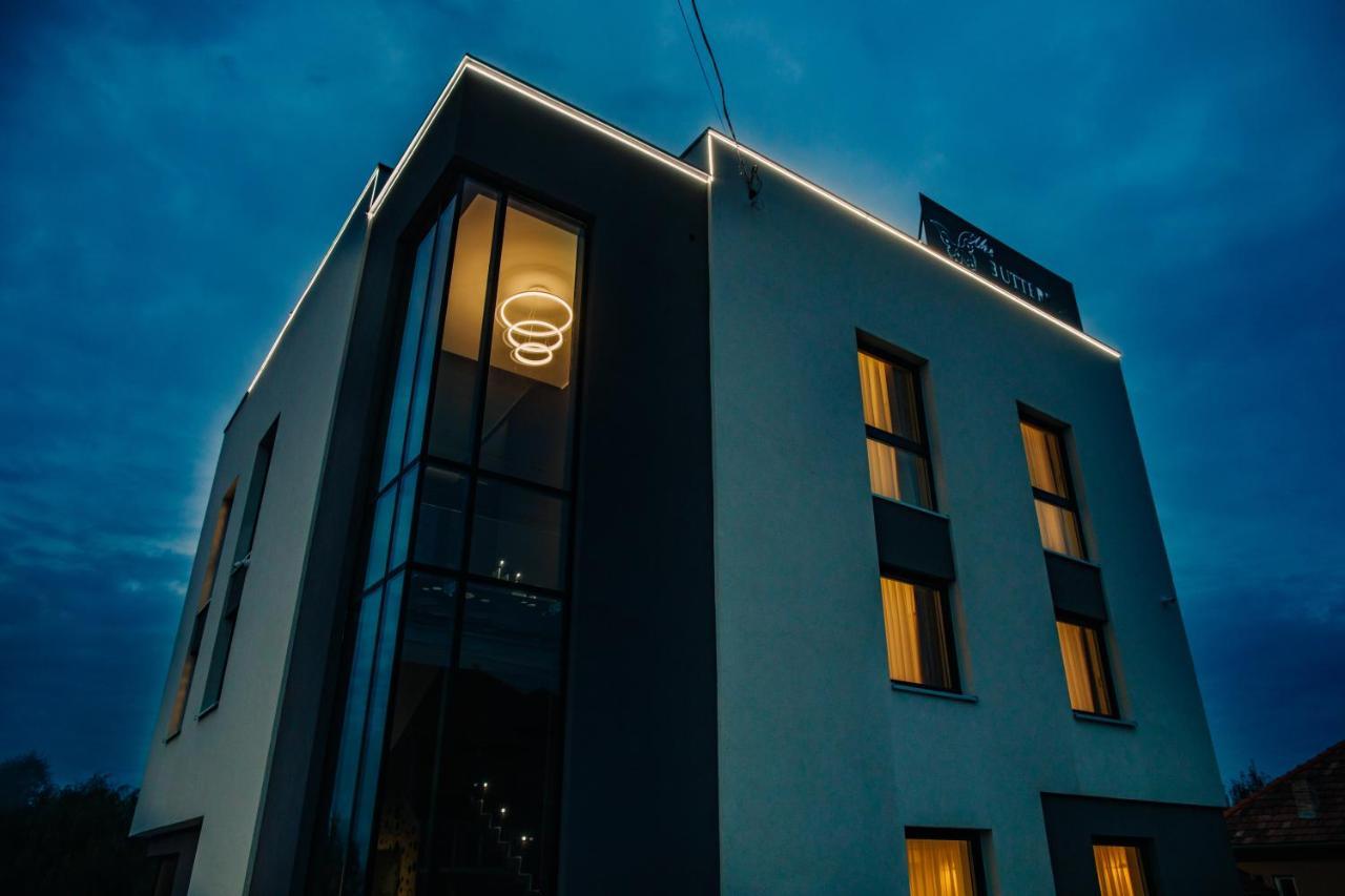 The Butterfly Hotel Sîngeorgiu de Mureş Exterior foto